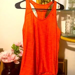 Lululemon top (00037)